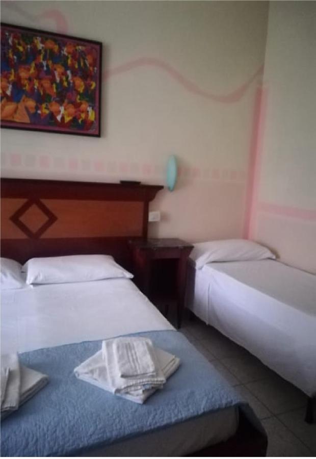 Hotel Maida Фолоника Екстериор снимка