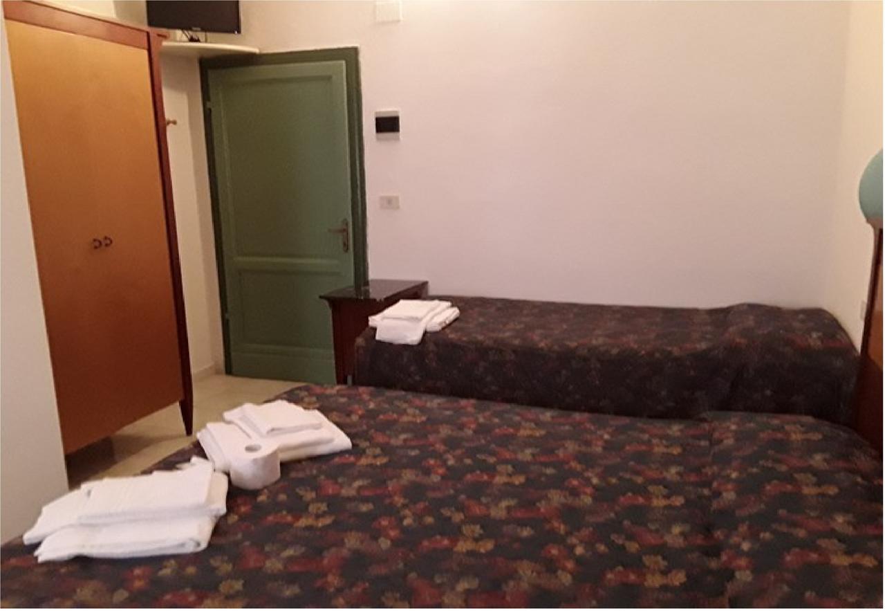 Hotel Maida Фолоника Екстериор снимка