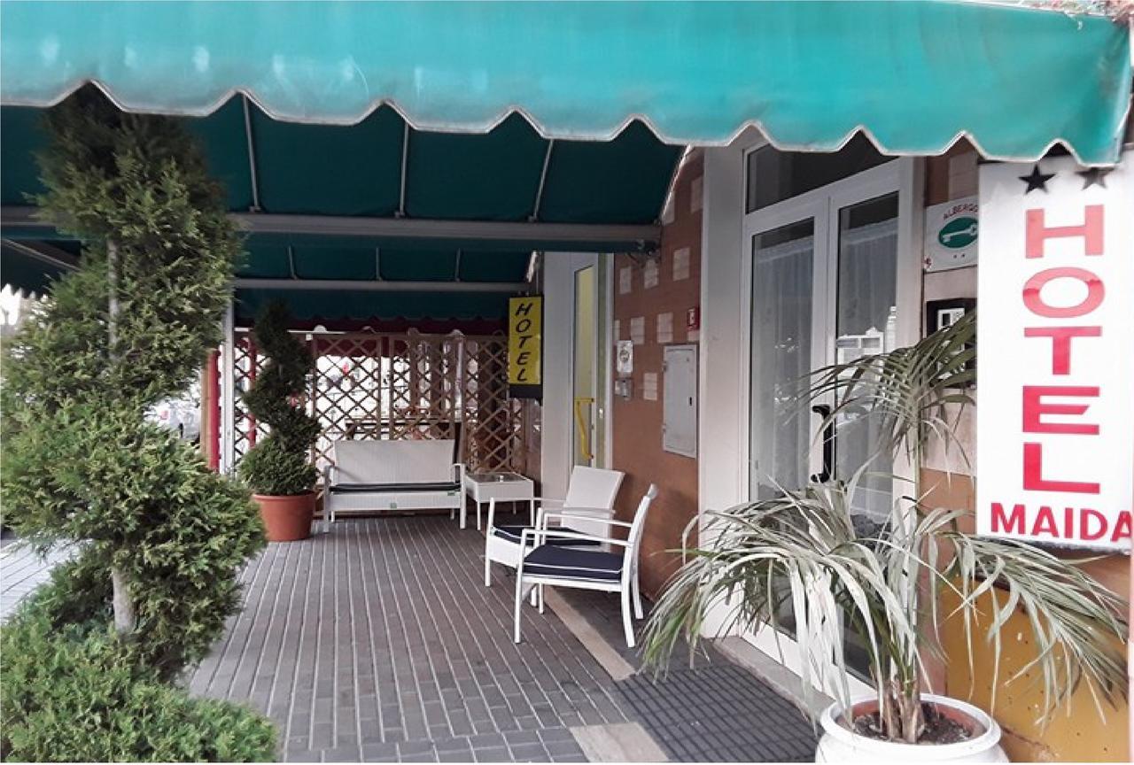 Hotel Maida Фолоника Екстериор снимка