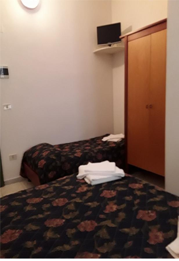 Hotel Maida Фолоника Екстериор снимка