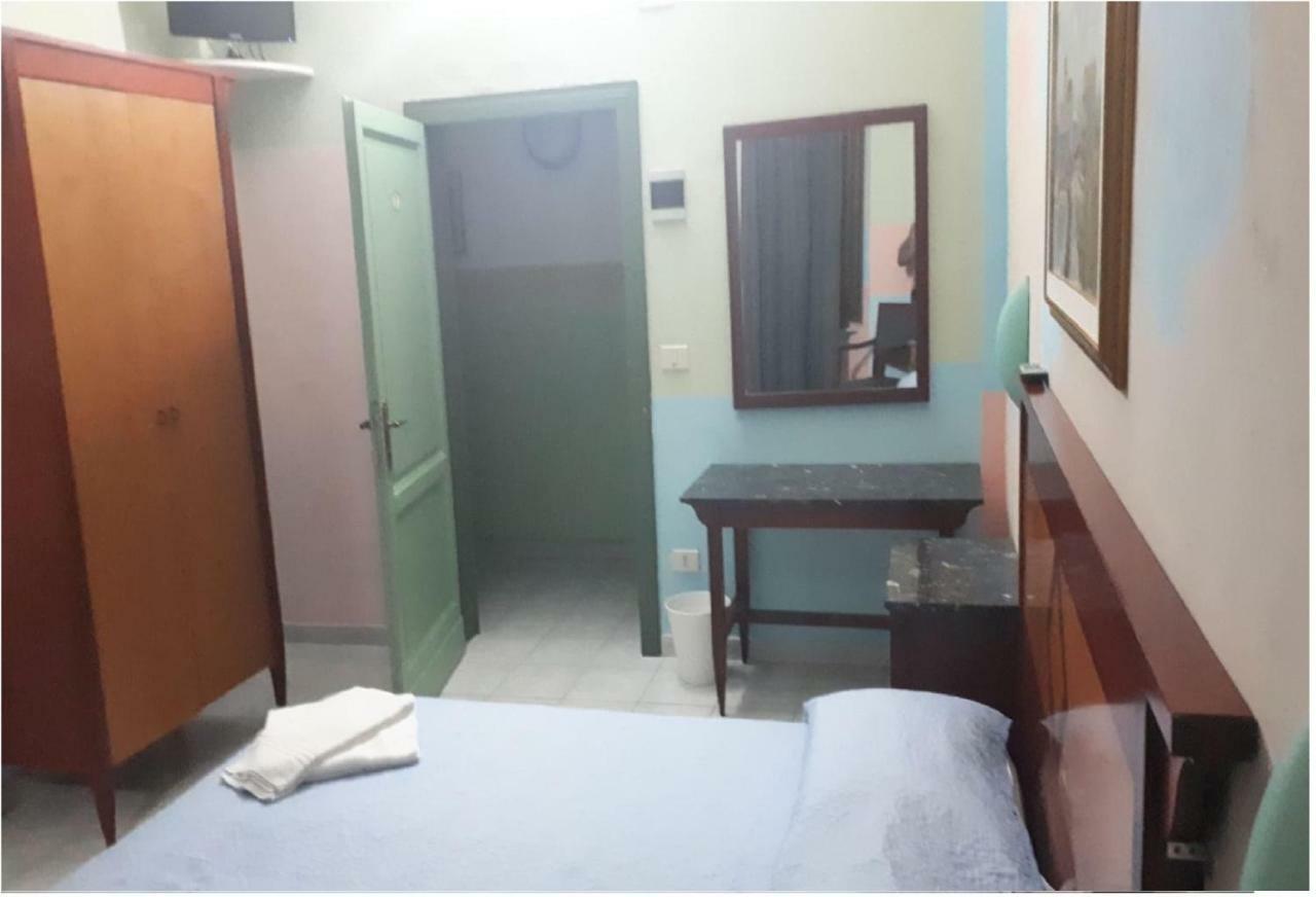 Hotel Maida Фолоника Екстериор снимка