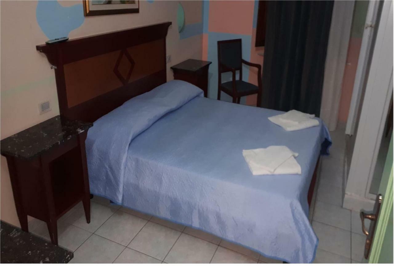 Hotel Maida Фолоника Екстериор снимка